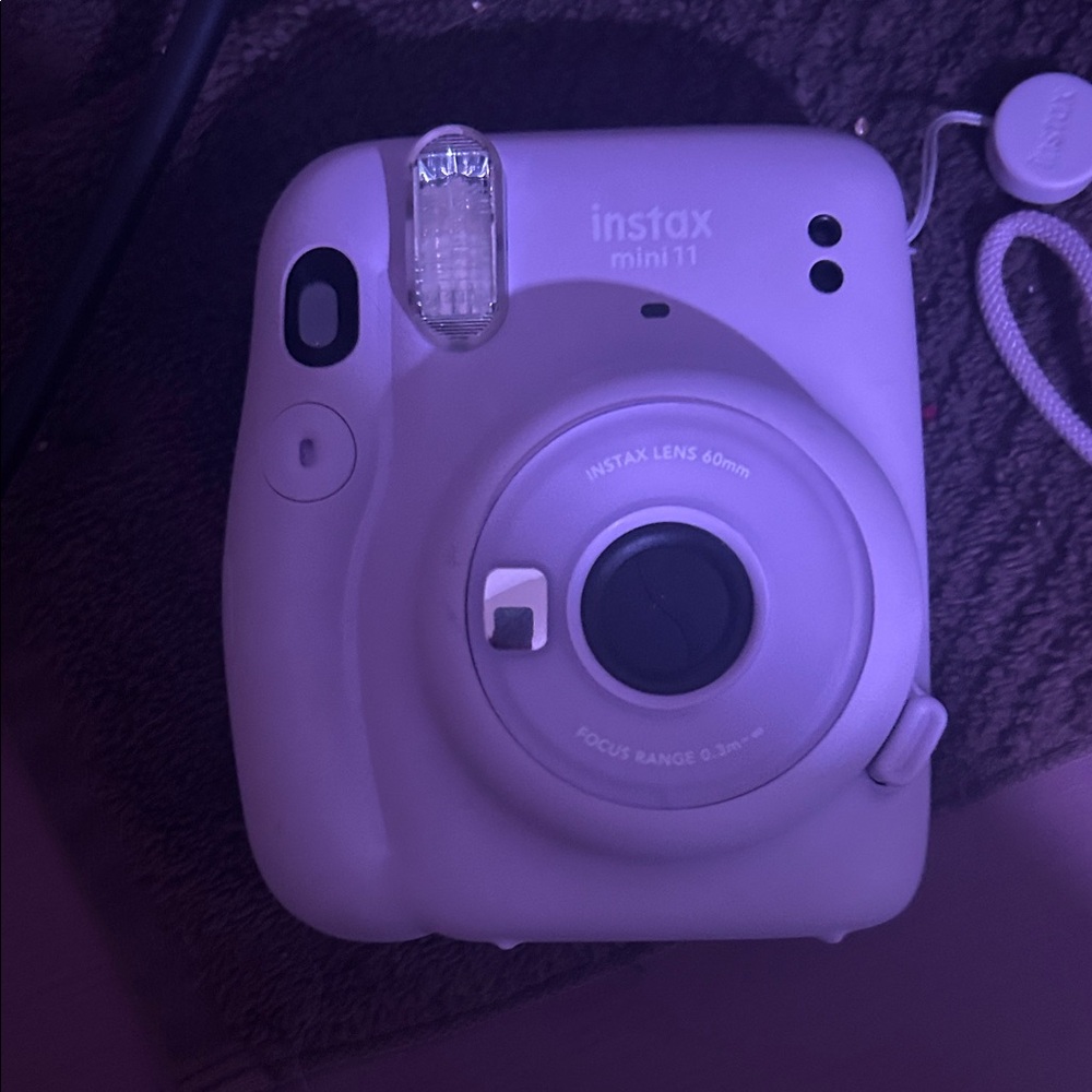 Instax Mini 11 Camera in Lavender Hue